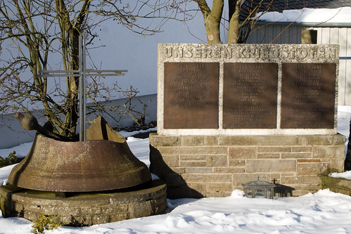 Broken Bell at Church in Hollerath.jpg